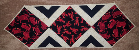 Crab and lobster table runner